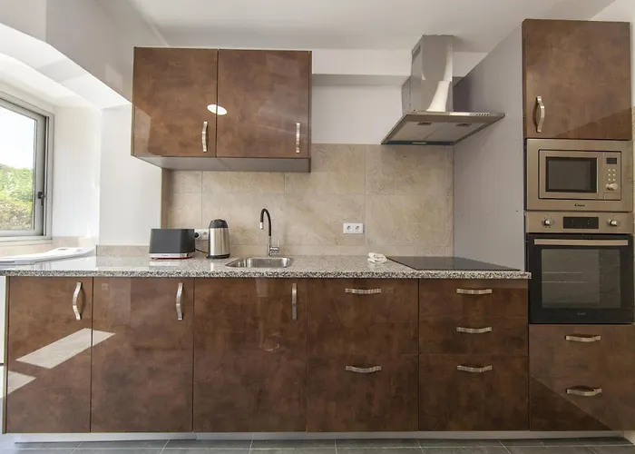 B74 - Baluarte Flat In *