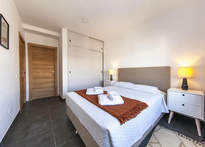 B74 - Baluarte Flat In